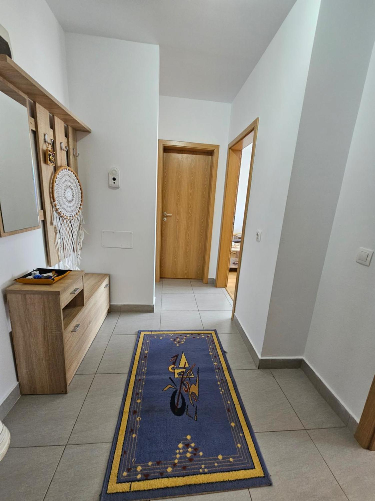 Apartment Elena's Coresi