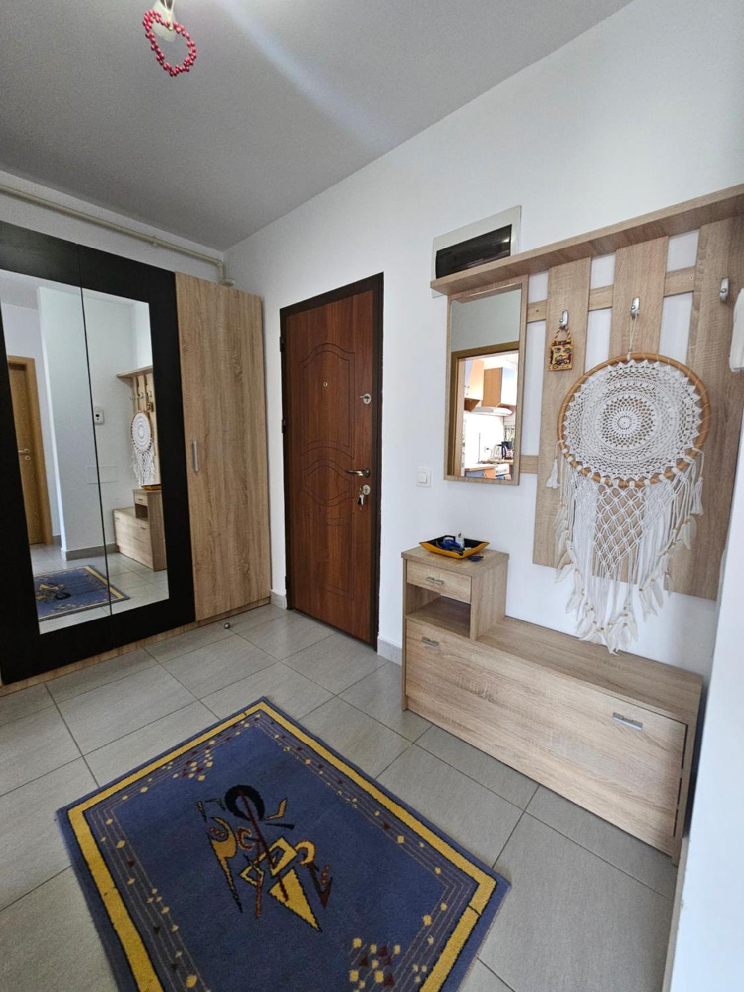 Apartment Elena's Coresi *